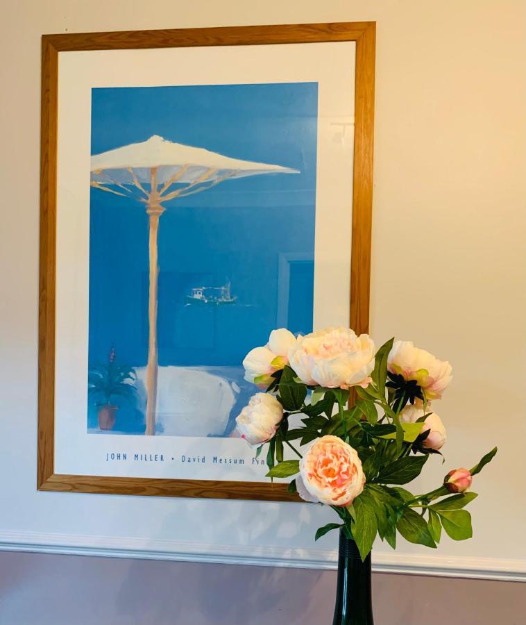 The Lake House, ووكينغ المظهر الخارجي الصورة